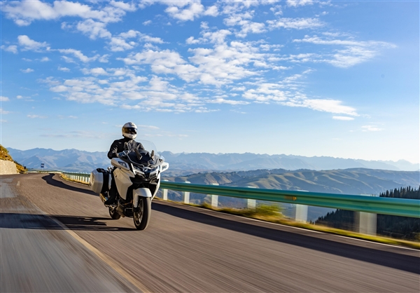 10.998万元 春风1250TR-G摩托价格公布：用上75°V型双缸机