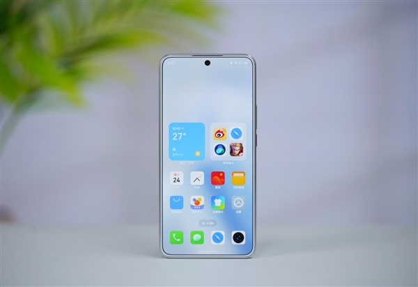 白面板颜值巅峰!星纪魅族Lucky 08图赏