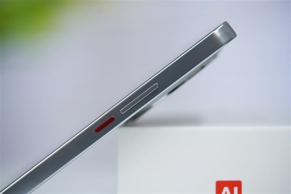 白面板颜值巅峰!星纪魅族Lucky 08图赏