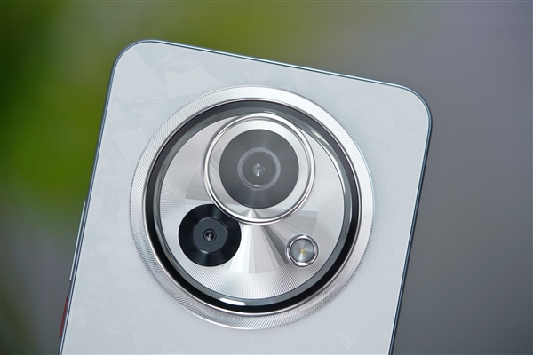 白面板颜值巅峰!星纪魅族Lucky 08图赏