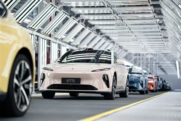 蛇年开工第一天 特斯拉打响价格战!