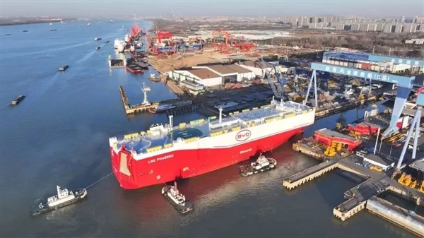 比亚迪1月销量超30万辆稳居销冠:出口暴涨83.4%