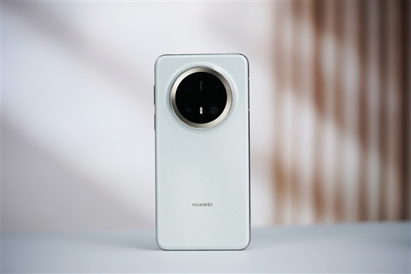 华为Mate70迎蛇年首个大版本升级！关机也能定位了