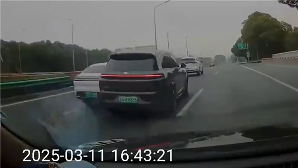 开车勿斗气 一理想L6路上狂别比亚迪汉：自己反成受害者