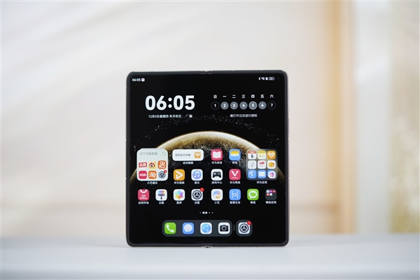 华为折叠机皇来了！满血麒麟9030 最强影像折叠屏