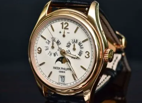 百达翡丽手表调整时间方法