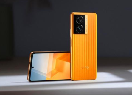 iqooz8值得入手吗详情