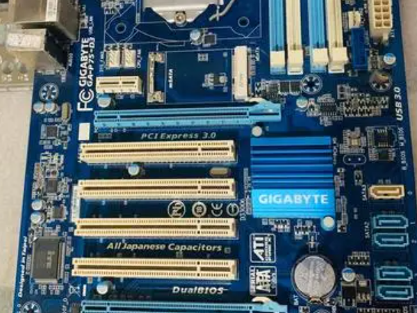 锐龙7000系列cpu用什么主板