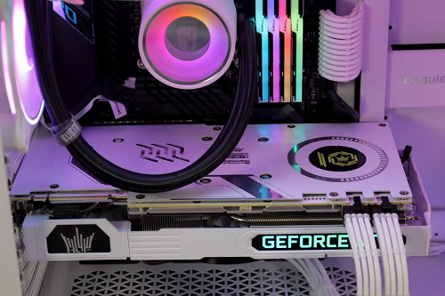 芝奇焰光戟和皇家戟哪个好