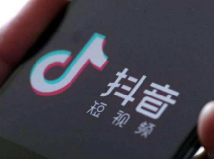 抖音你如果爱上别人请别告诉我是什么歌？你如果爱上别人请别告诉我谁唱的？
