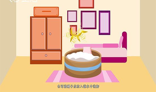 脚后跟干裂起硬皮怎么办